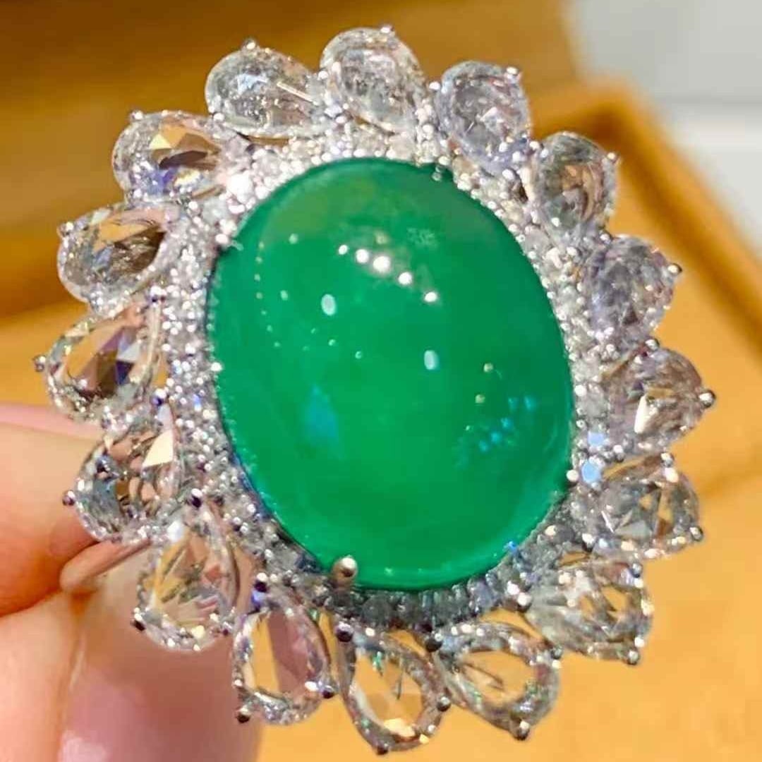 14k Gold 4.3 Ct Natural Emerald & Diamond & Sapphire Ring - 2