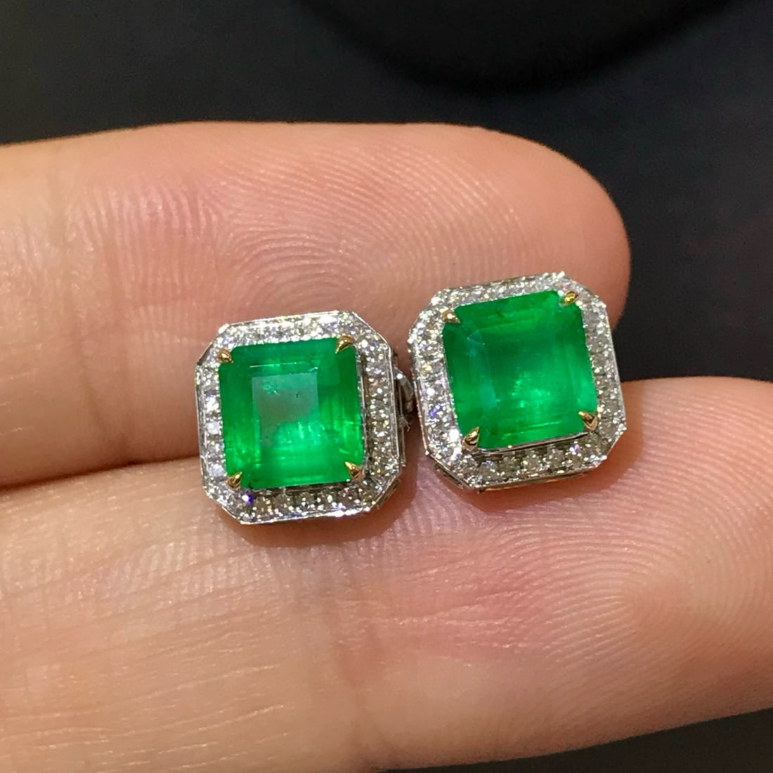 14k Gold 2.29 Ctw Natural Emerald & Diamond Earrings - 5