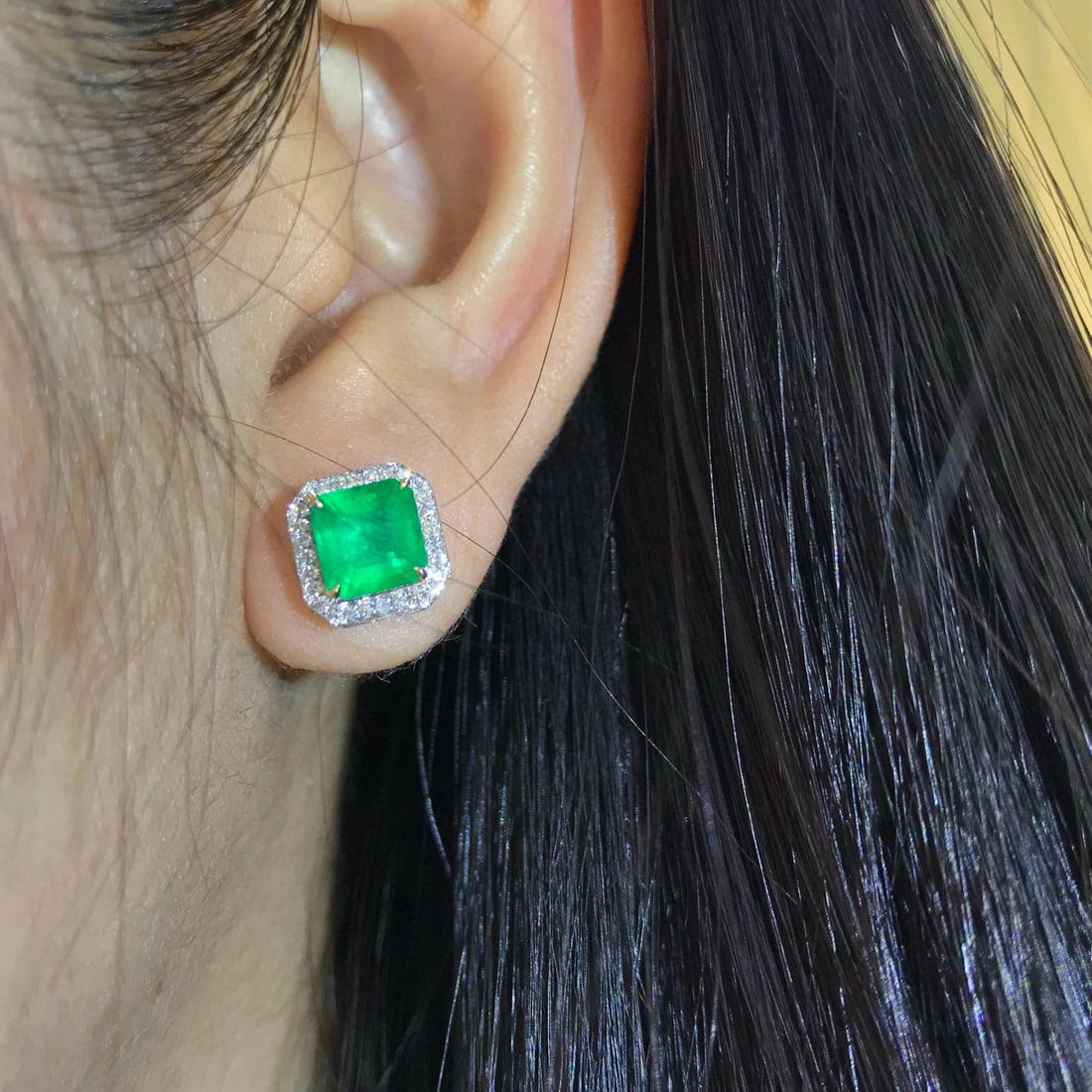 14k Gold 2.29 Ctw Natural Emerald & Diamond Earrings - 6