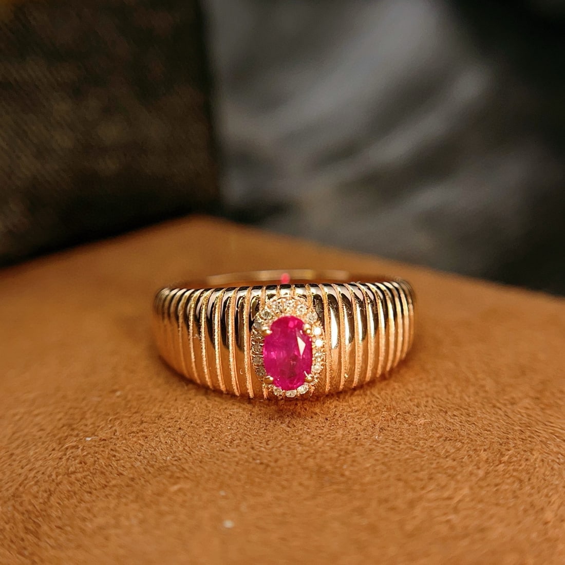 14k Gold 0.43 Ct Natural Ruby & Diamond Ring: Ref:231080026 // gold content:14k gold // ring size:7. 25us // // main gemstone:ruby // shape:oval // carat weight:0. 43ct // color:red // treatment:natural // // adjacent gemstone 2 : diamond //