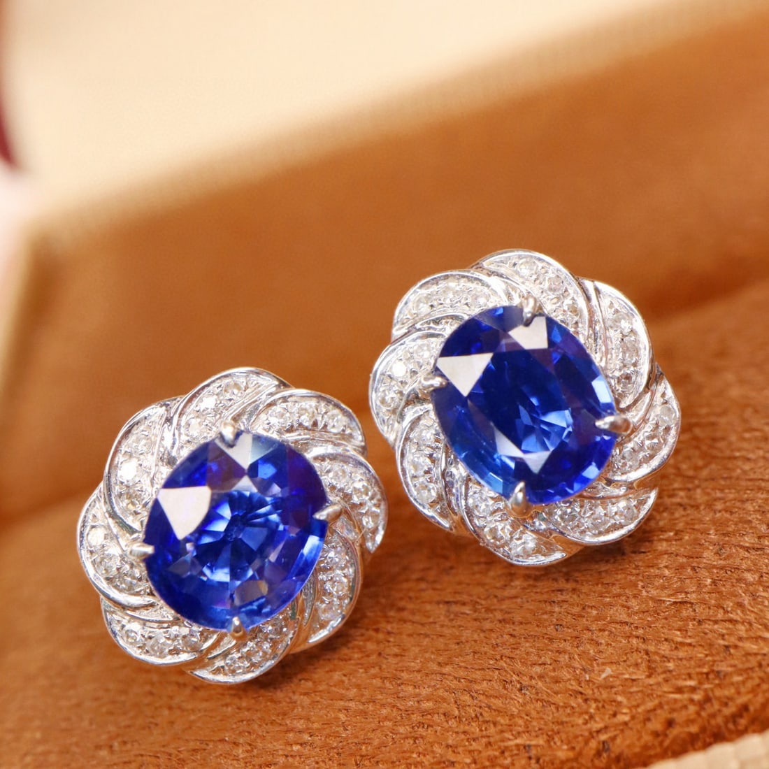 14k Gold 1.60 Ctw Natural Sapphire & Diamond Earrings - 4