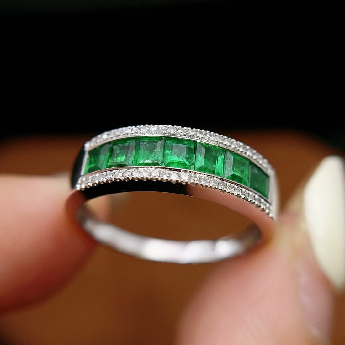 14k Gold 1.35 Ct Vivid Green Natural Emerald & Diamond Ring - 4