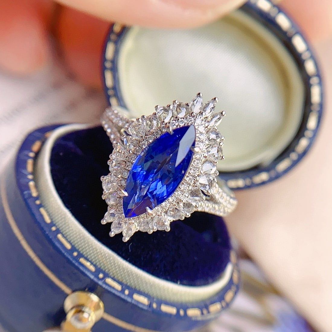 14k Gold 2.05 Ct Vivid Blue Natural Sapphire & Diamond Ring - 4