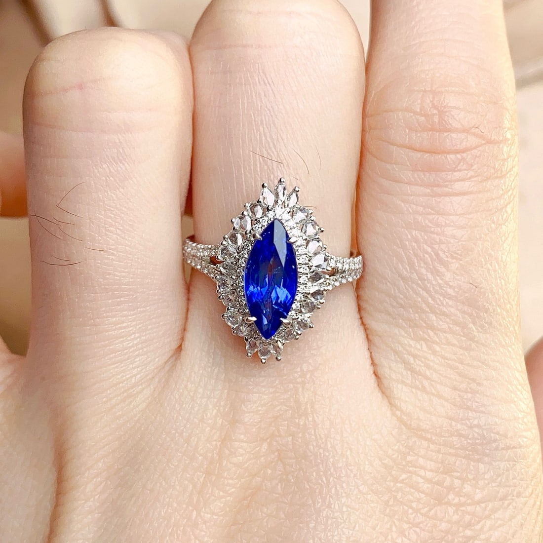 14k Gold 2.05 Ct Vivid Blue Natural Sapphire & Diamond Ring - 6