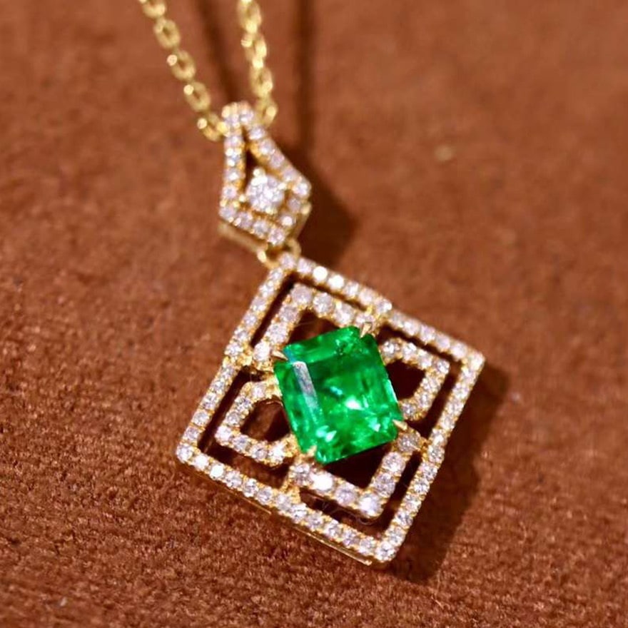 14k Gold 1.03 Ctw Vivid Green Natural Emerald & Diamond Pendant( Without Chain ) - 2