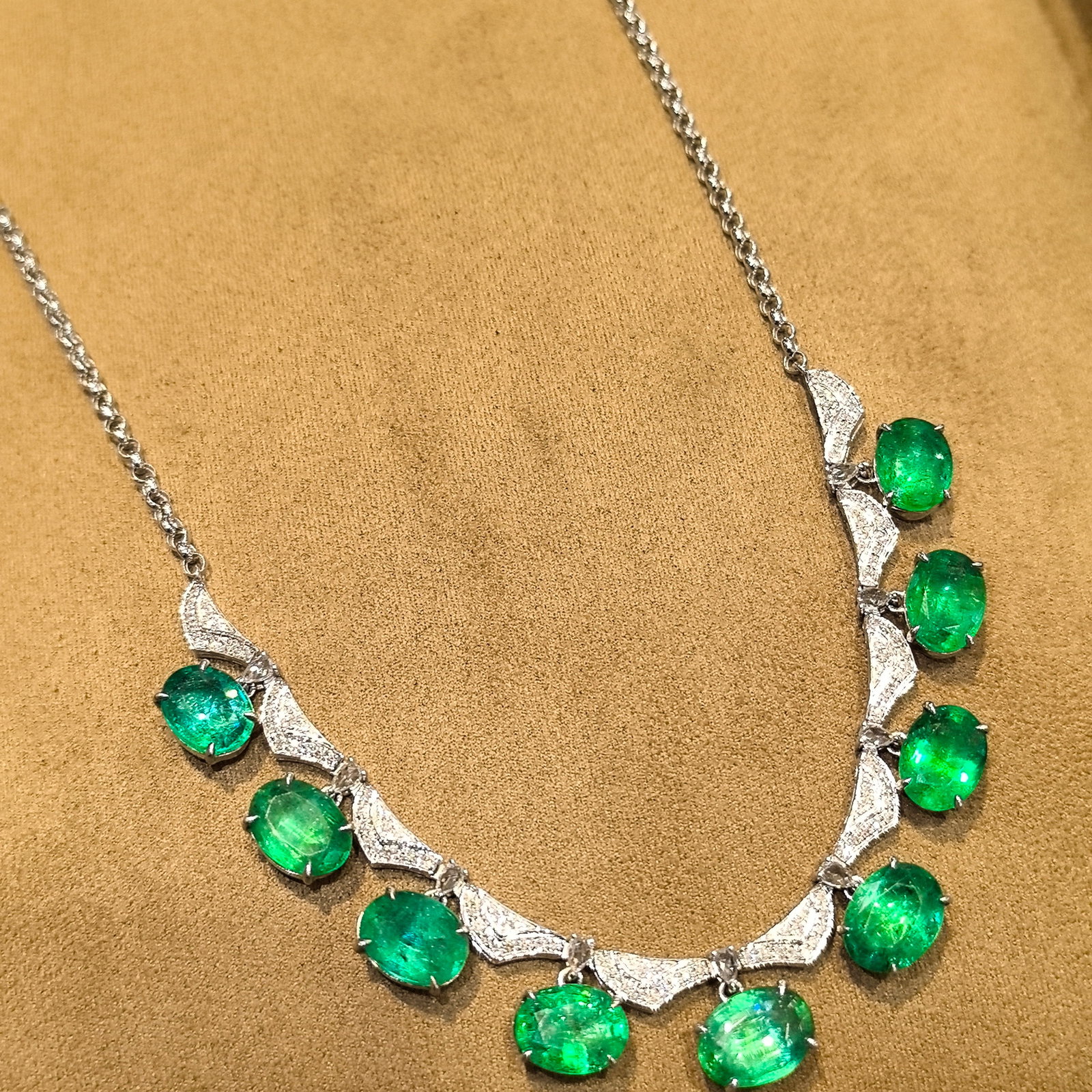14k Gold 11.30 Ctw Vivid Green Natural Emerald & Diamond Necklace - 3