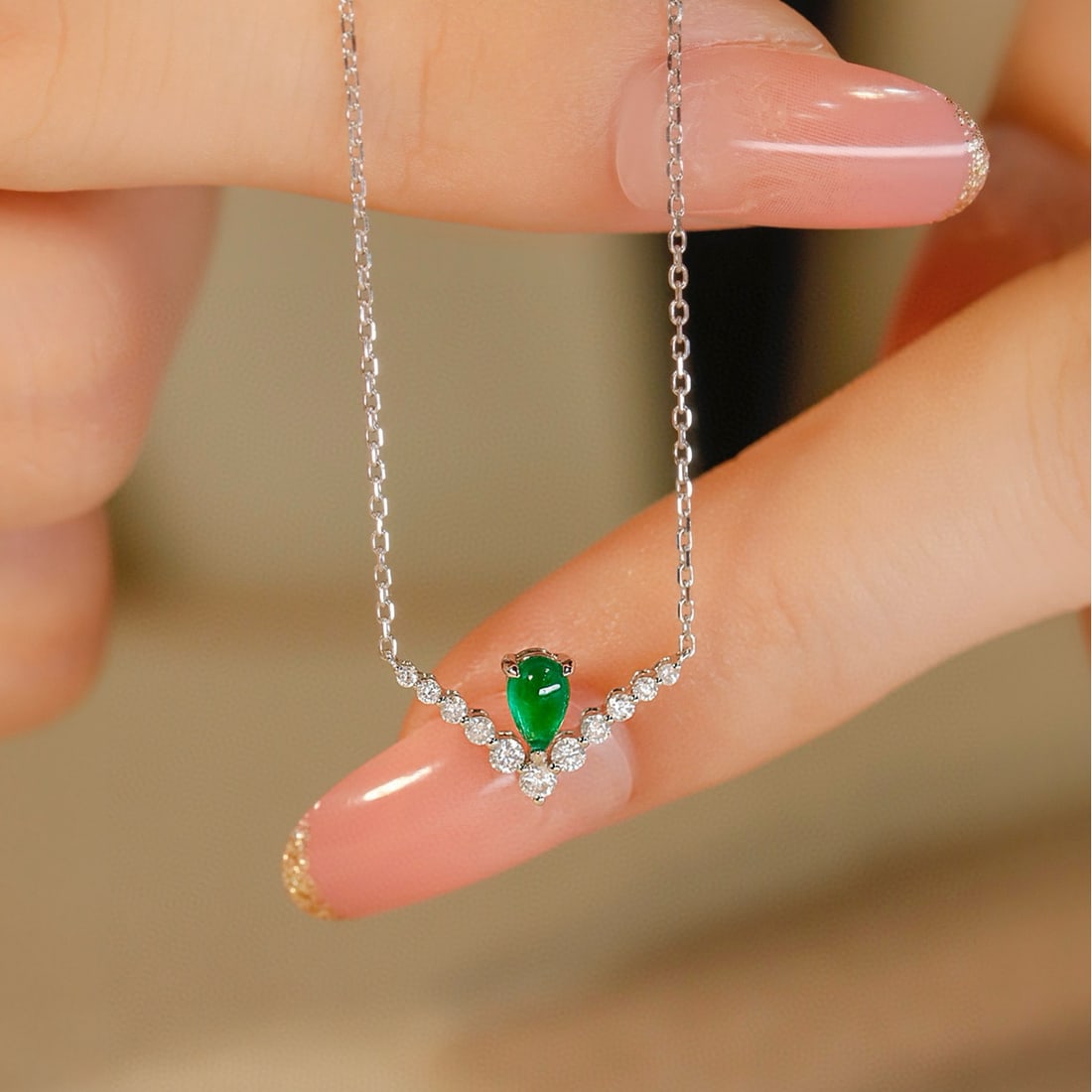 14k Gold 0.33 Ctw Vivid Green Natural Emerald & Diamond Necklace - 2