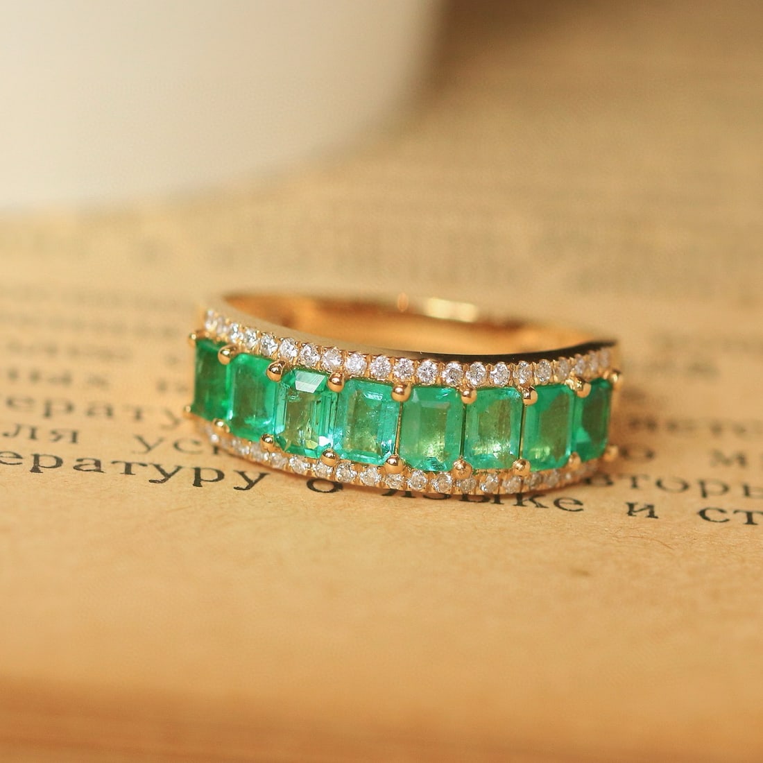 14k Gold 2.04 Ctw Natural Emerald & Diamond Ring: Ref:231080104 // gold content:14k gold // ring size:7. 25us // // main gemstone:emerald // shape:octagonal // carat weight:1. 83ct // color:green // treatment:natural // // adjacent gemstone 2 :