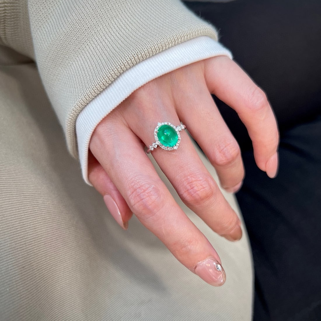 14k Gold 3.14 Ctw Vivid Green Natural Emerald & Diamond Ring - 4