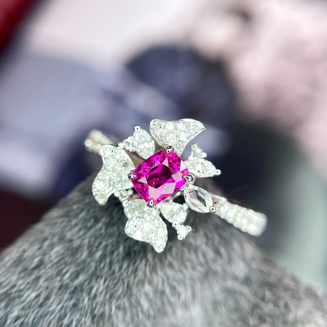 14k Gold 0.98 Ctw Natural Sapphire & Diamond Ring: Ref:231080132 // gold content:14k gold // ring size:7. 25us // // main gemstone:sapphire // shape:cushion // carat weight:0. 48ct // color:pink // treatment:natural // // adjacent gemstone 2 : diamond
