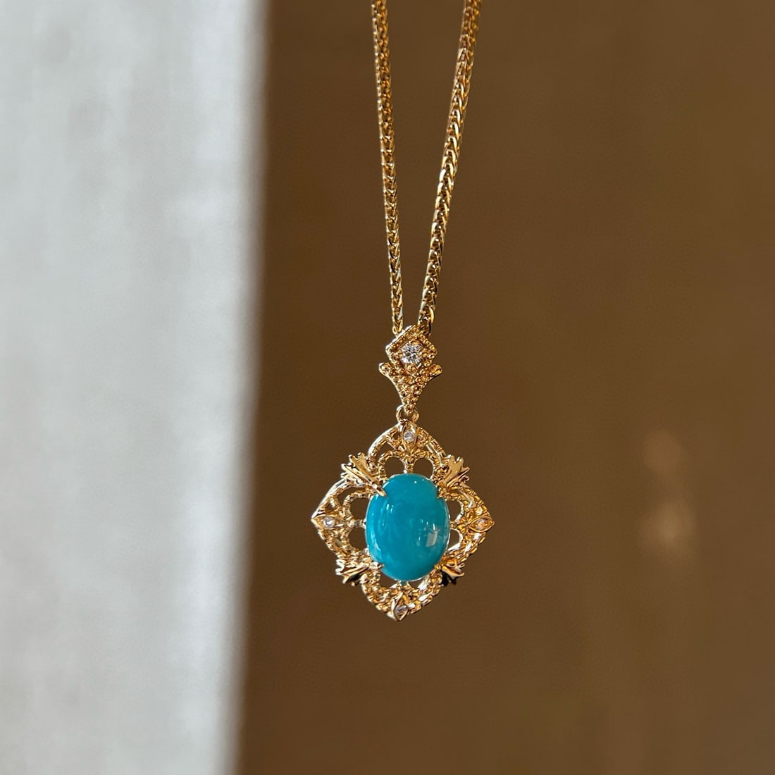 14k Gold 1.51 Ctw Natural Blue Turquoise & Diamond Pendant( Without Chain ): Ref:231080136 // gold content:14k gold // main gemstone:blue turquoise // shape:oval // carat weight:1. 46ct // color:blue // treatment:natural // // adjacent gemstone 2 : diamond // shape:round //