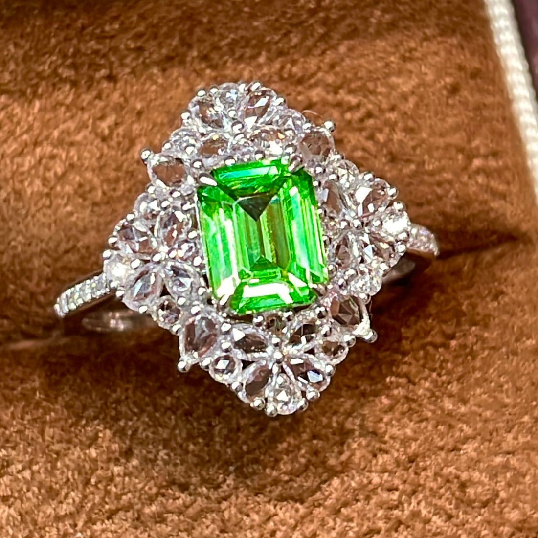 14k Gold 1.09 Ct Natural Tsavorite & Diamond & Sapphire Ring - 2