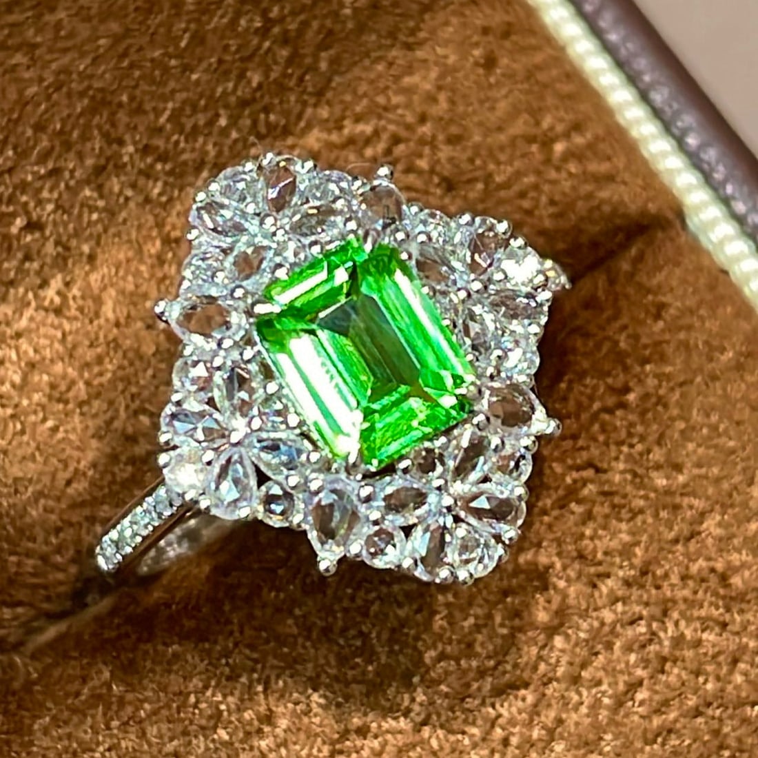 14k Gold 1.09 Ct Natural Tsavorite & Diamond & Sapphire Ring - 5