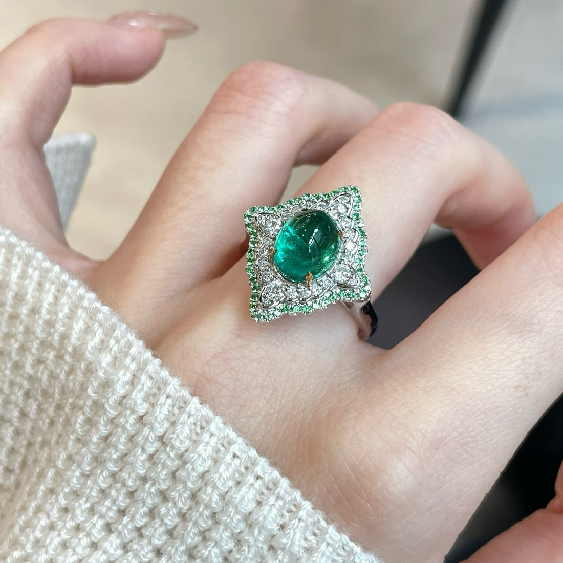 14k Gold 2.6 Ct Natural Emerald & Diamond Ring - 4