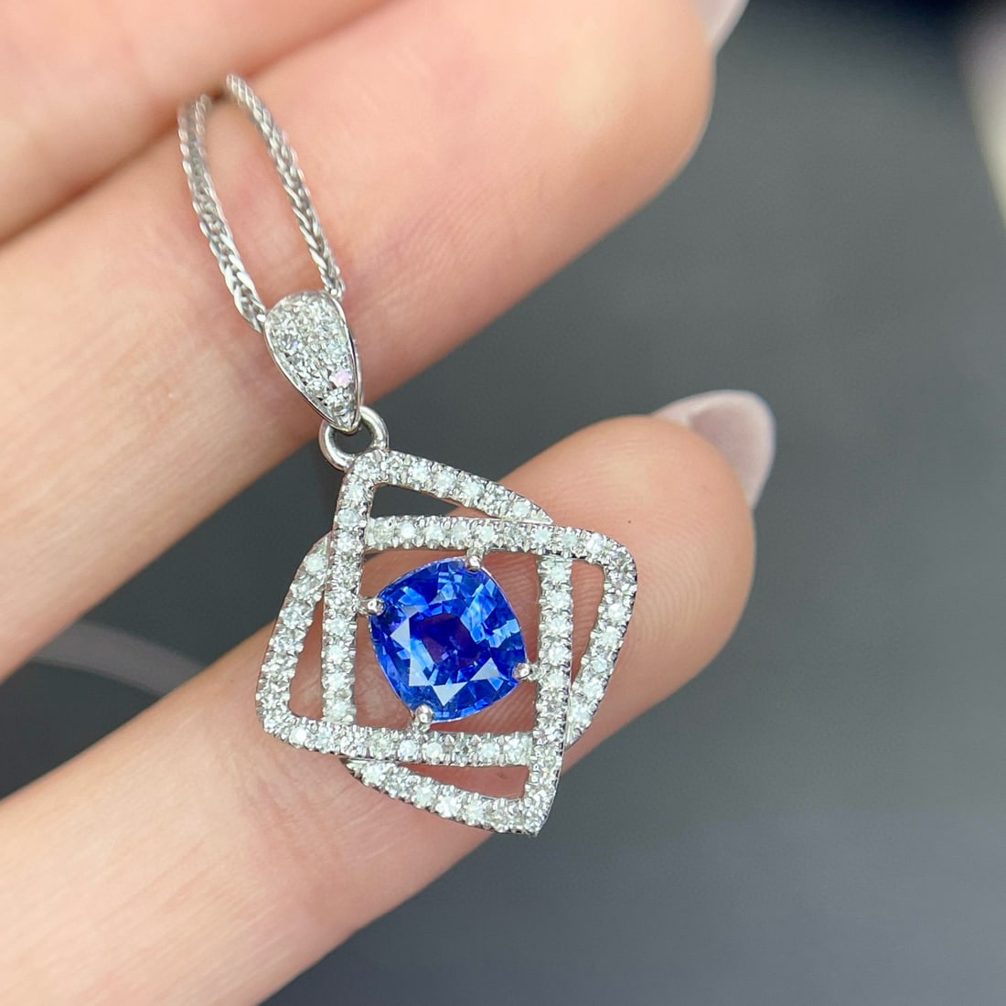 14k Gold 1.09 Ct Natural Sapphire & Diamond Pendant( Without Chain ): Ref:231080177 // gold content:14k gold // main gemstone:sapphire // shape:cushion // carat weight:1. 09ct // color:cornflower blue // treatment:natural // // adjacent gemstone 2 : diamond // number