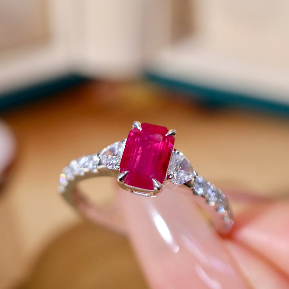 14k Gold 1.5 Ctw Natural Ruby & Diamond Ring: Ref:231080180 // gold content:14k gold // ring size:7. 25us // // main gemstone:ruby // shape:octagonal // carat weight:1ct // color:red // treatment:natural // // adjacent gemstone 2 : diamond // sha
