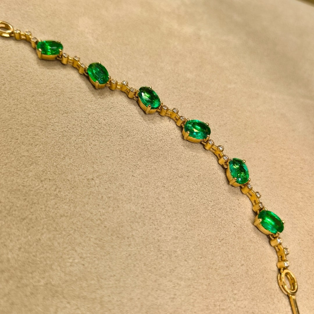 14k Gold 4.35 Ctw Vivid Green Natural Emerald & Diamond Bracelet - 3