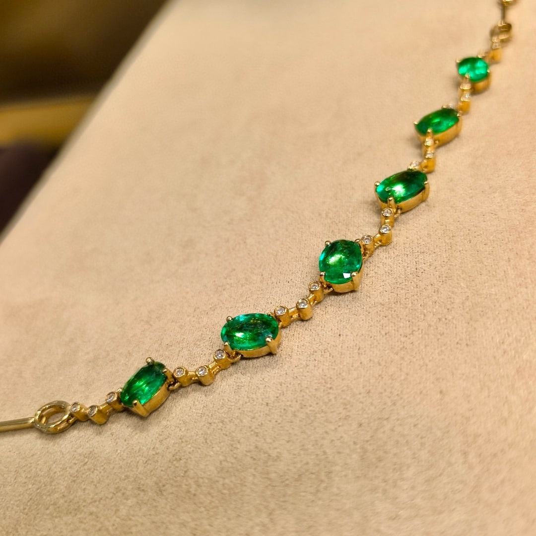 14k Gold 4.35 Ctw Vivid Green Natural Emerald & Diamond Bracelet - 4