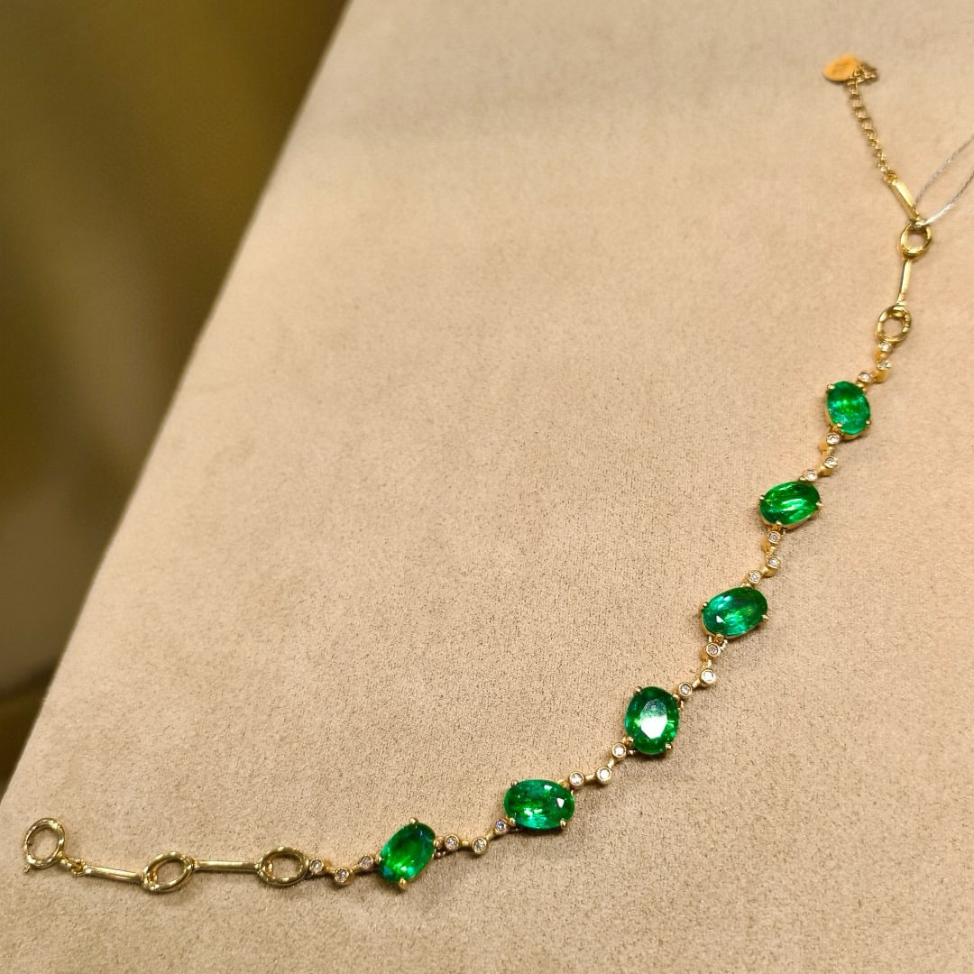 14k Gold 4.35 Ctw Vivid Green Natural Emerald & Diamond Bracelet - 5
