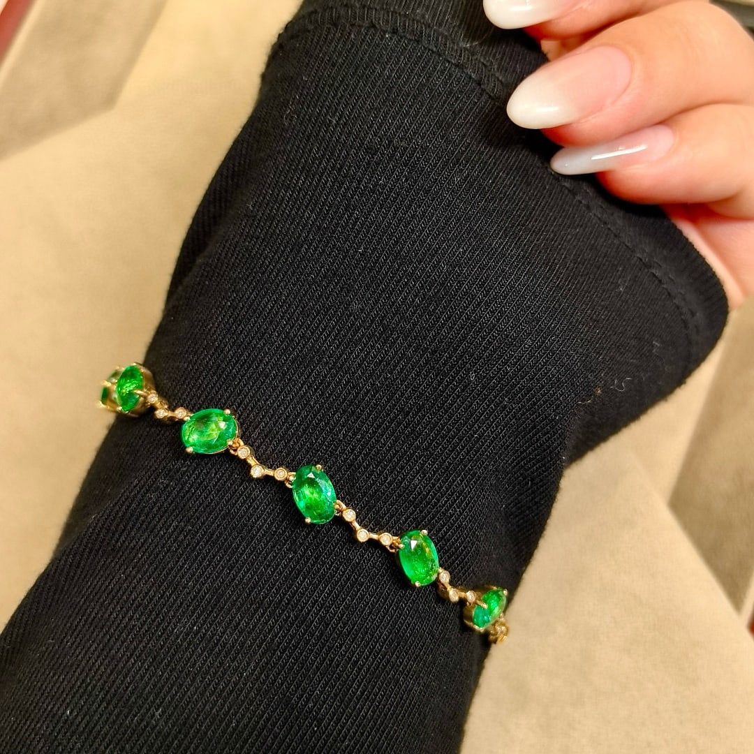 14k Gold 4.35 Ctw Vivid Green Natural Emerald & Diamond Bracelet - 6