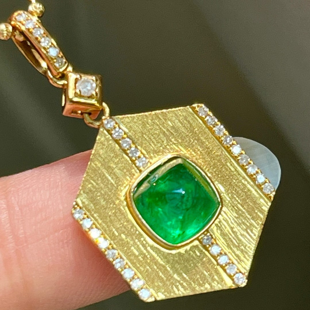 14k Gold 1.86 Ctw Vivid Green Natural Emerald & Diamond Pendant( Without Chain ) - 4