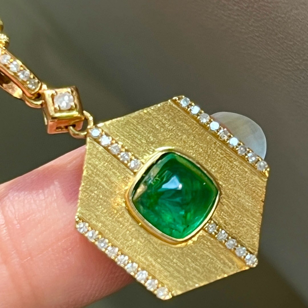 14k Gold 1.86 Ctw Vivid Green Natural Emerald & Diamond Pendant( Without Chain ) - 5