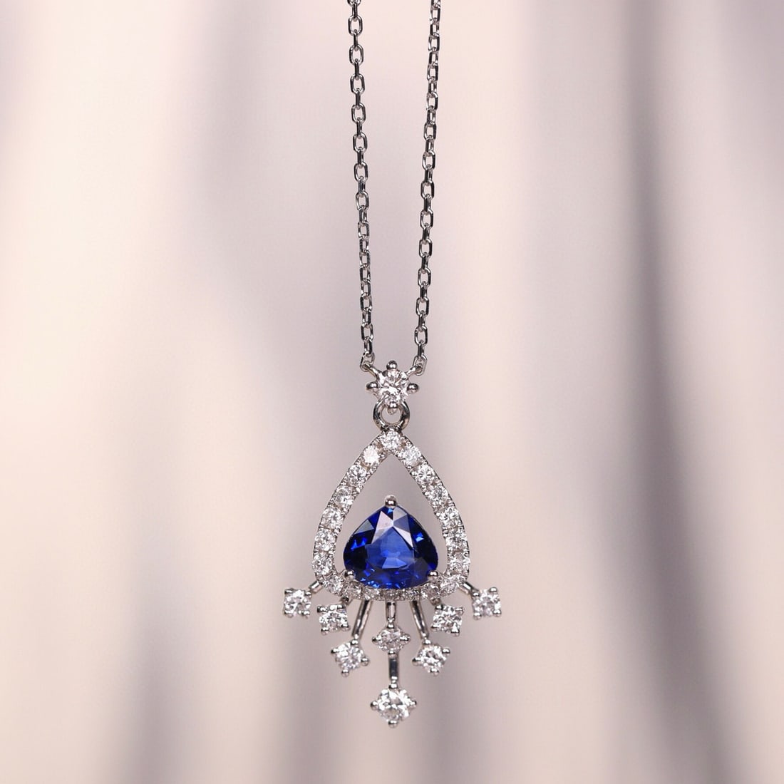 14k Gold 0.69 Ct Vivid Blue Natural Sapphire & Diamond Necklace: Ref:231080198 // gold content:14k gold // main gemstone:sapphire // shape:pear // carat weight:0. 69ct // color:vivid blue // treatment:natural // // adjacent gemstone 2 : diamond // shape:round //