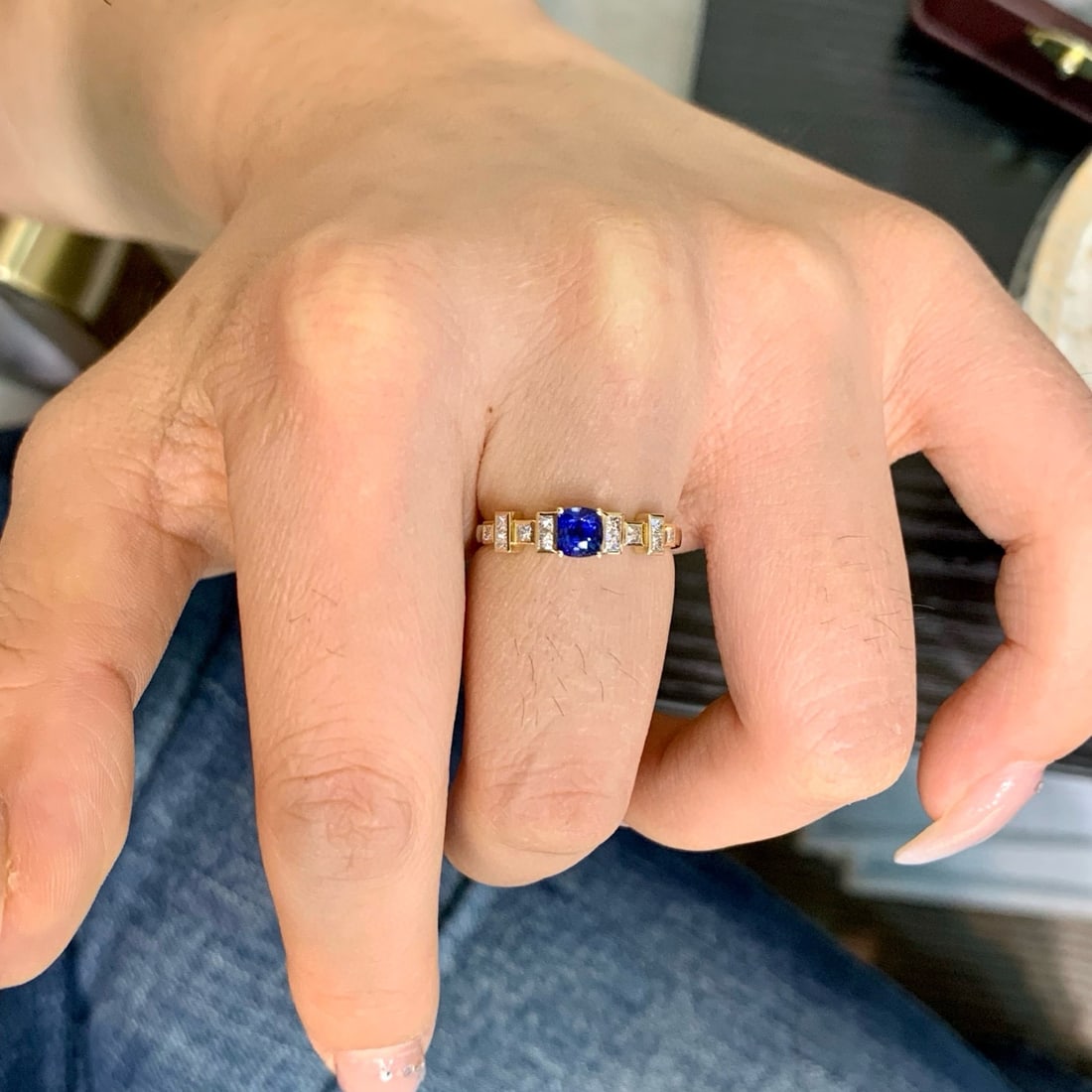 14k Gold 0.81 Ctw Vivid Blue Natural Sapphire & Diamond Ring - 5