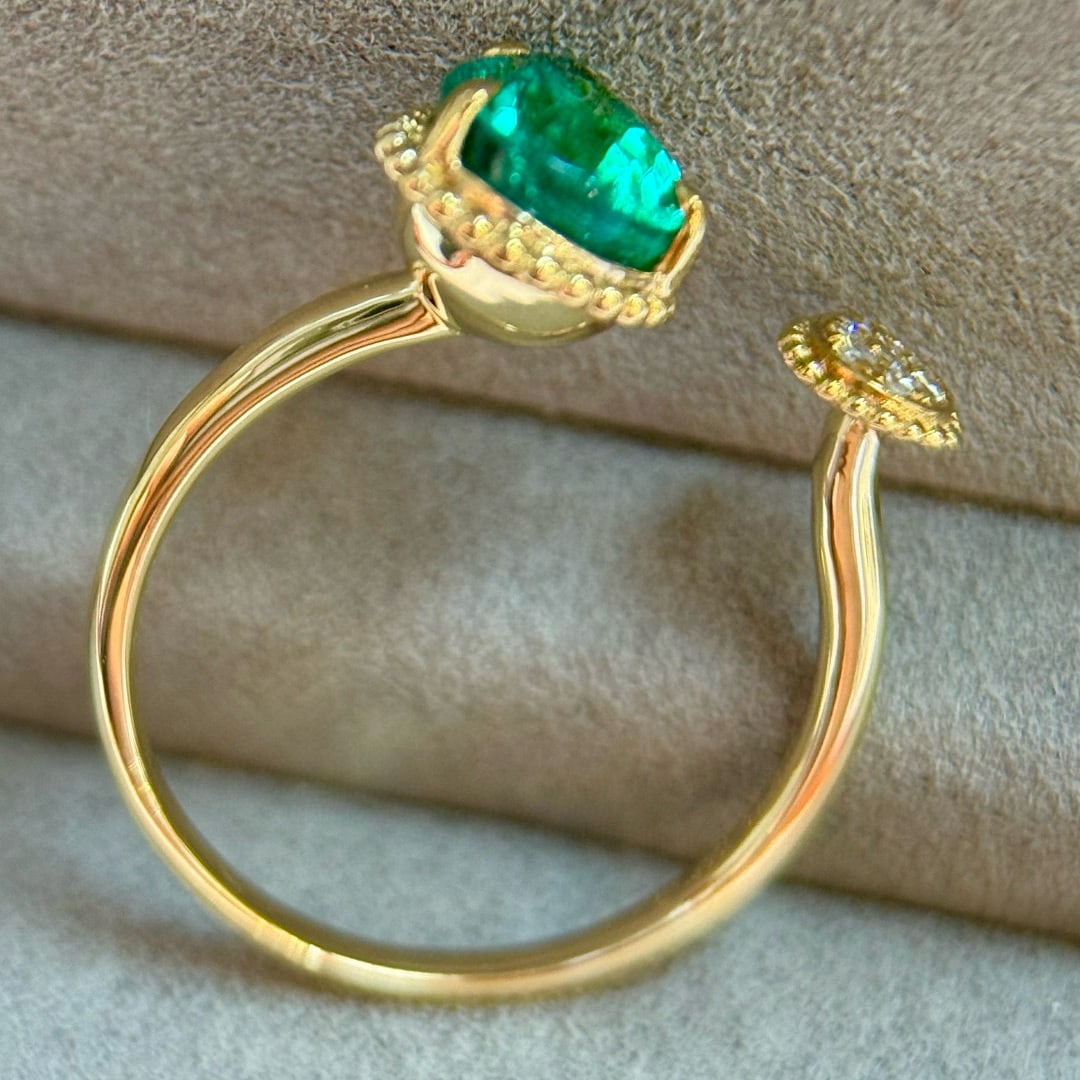 14k Gold 1.96 Ct Vivid Green Natural Emerald & Diamond Ring - 7