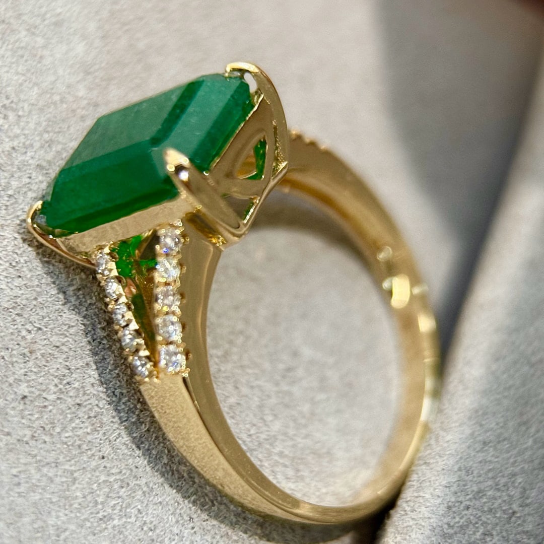 14k Gold 3.97 Ctw Vivid Green Natural Emerald & Diamond Ring - 2
