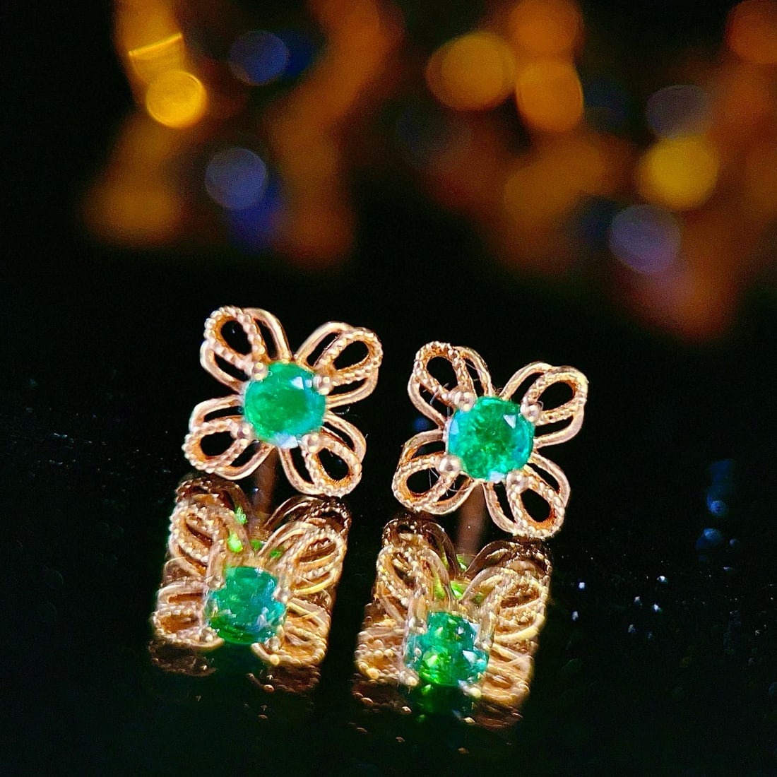 14k Gold 0.35 Ct Vivid Green Natural Emerald Earrings - 3