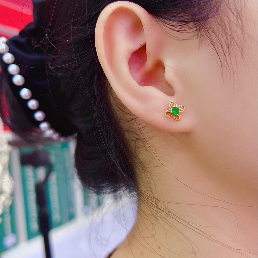 14k Gold 0.35 Ct Vivid Green Natural Emerald Earrings - 6