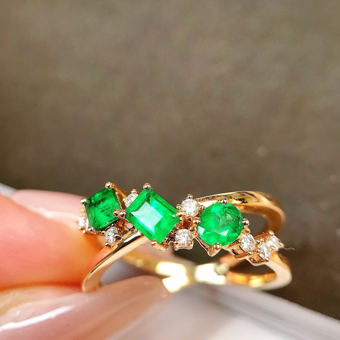 14k Gold 0.72 Ctw Vivid Green Natural Emerald & Diamond Ring - 5