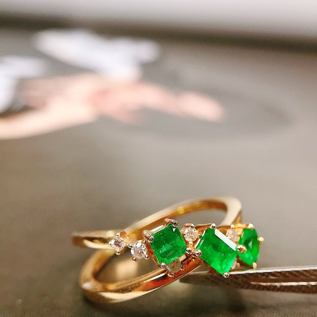 14k Gold 0.72 Ctw Vivid Green Natural Emerald & Diamond Ring - 6