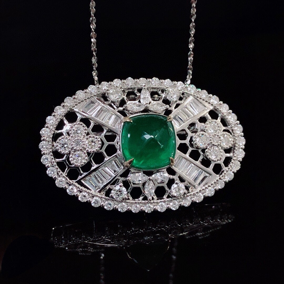 14k Gold 7.83 Ctw Vivid Green Natural Emerald & Diamond Brooch/pendant( Without Chain ): Ref:231080241 // gold content:14k gold // main gemstone:emerald // shape:sugar-loaf // carat weight:5. 30ct // color:vivid green // treatment:natural // // adjacent gemstone 2 : diamond //