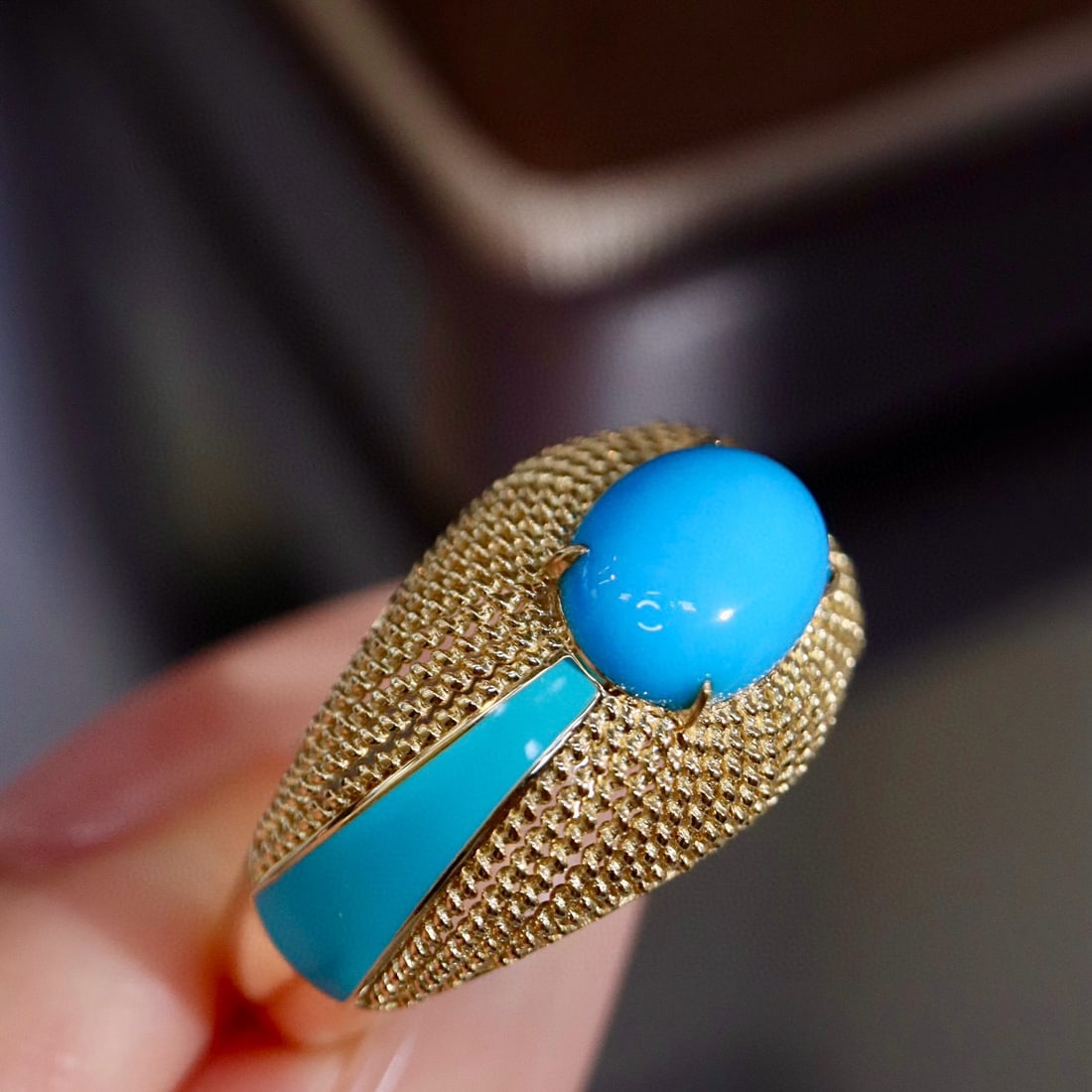 14k Gold 1.75 Ct Natural Blue Turquoise Ring - 7