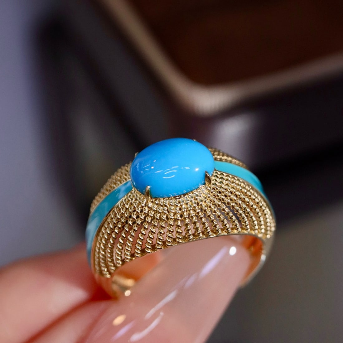 14k Gold 1.75 Ct Natural Blue Turquoise Ring - 8