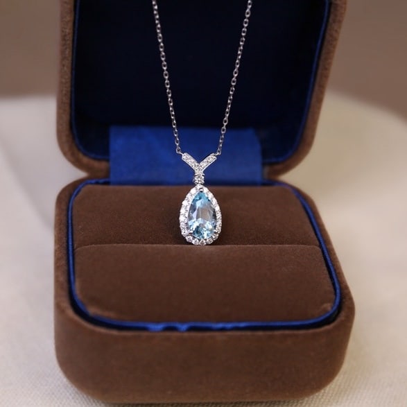 14k Gold 1.5 Ct Natural Aquamarine & Diamond Necklace - 2