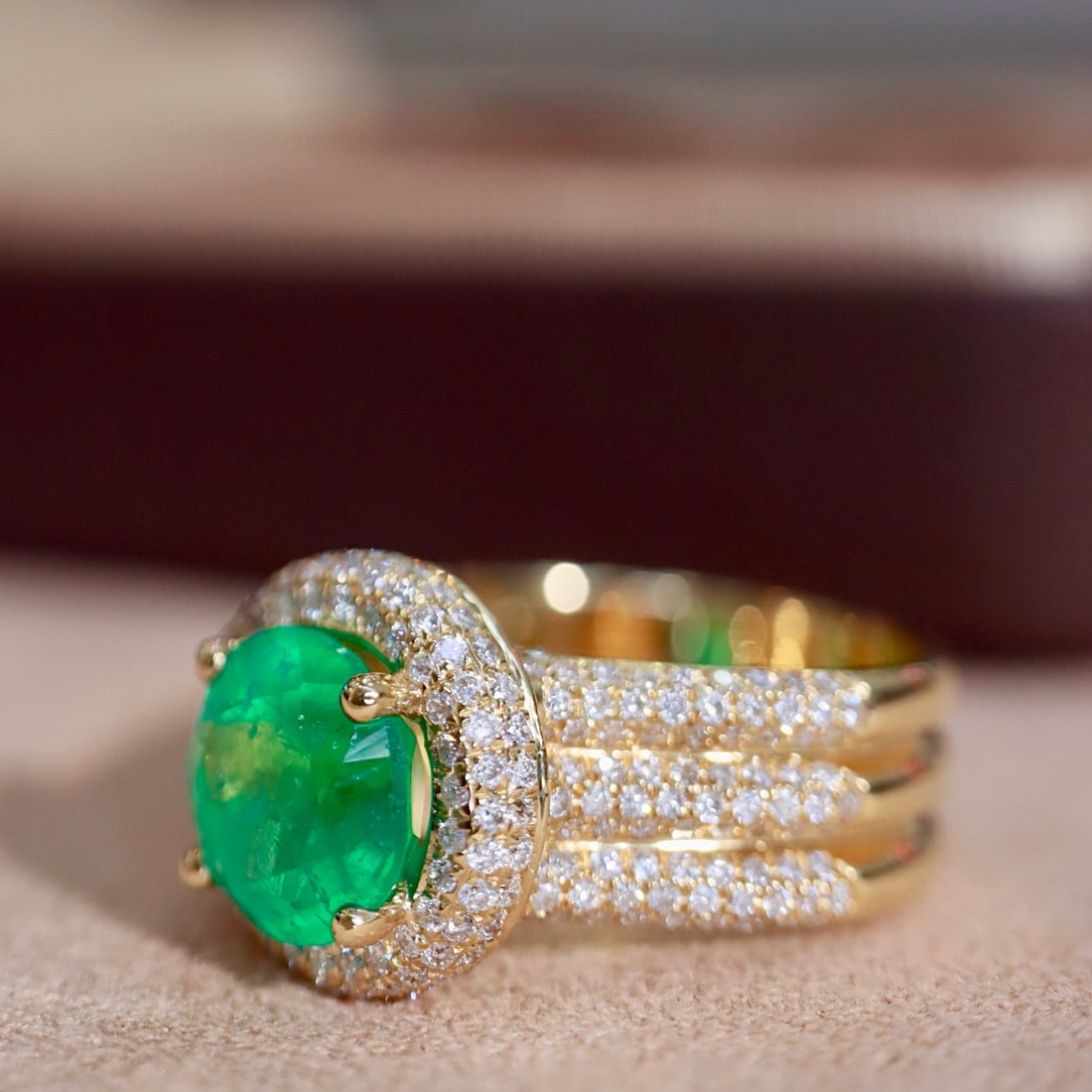 14k Gold 2.80 Ctw Vivid Green Natural Emerald & Diamond Ring - 3