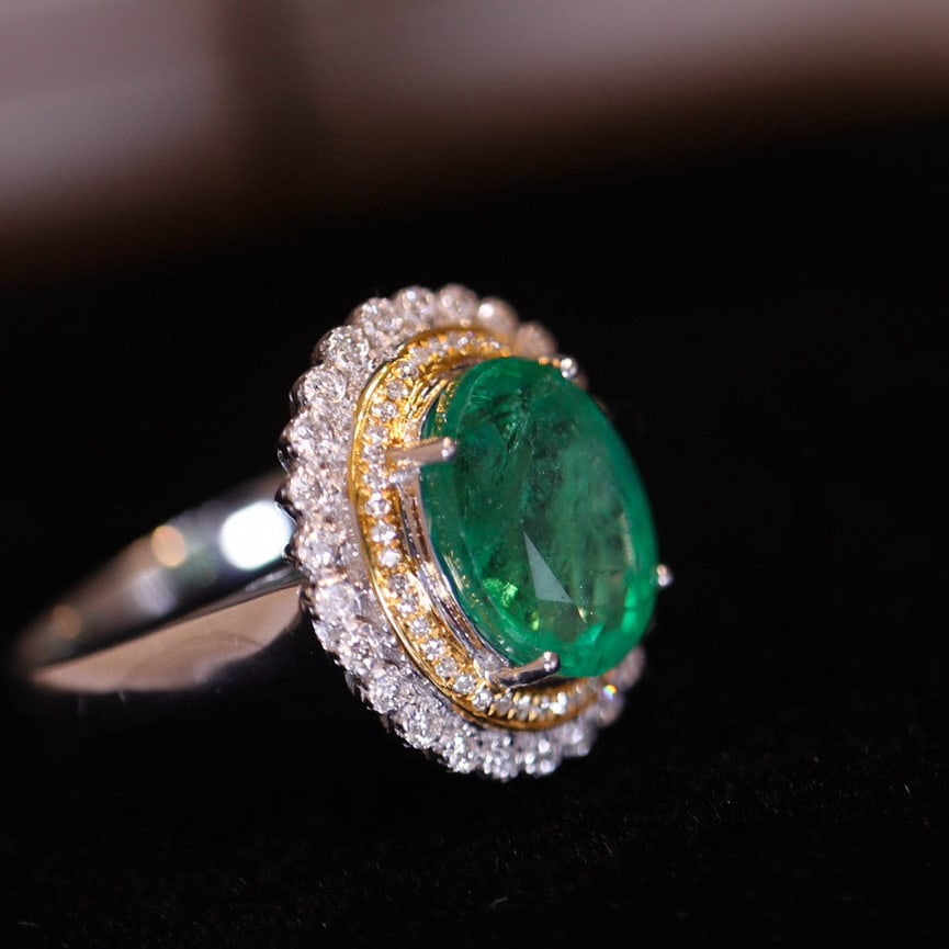 14k Gold 3.65 Ct Vivid Green Natural Emerald & Diamond Ring - 3