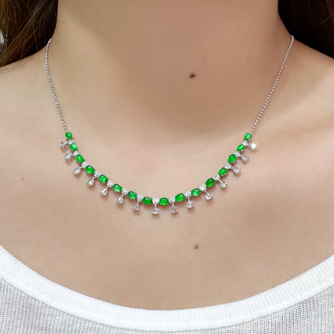 14k Gold 3 Ct Vivid Green Natural Emerald & Diamond Necklace - 3