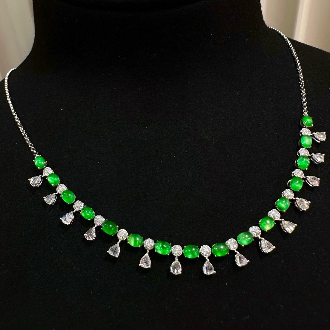 14k Gold 3 Ct Vivid Green Natural Emerald & Diamond Necklace - 4
