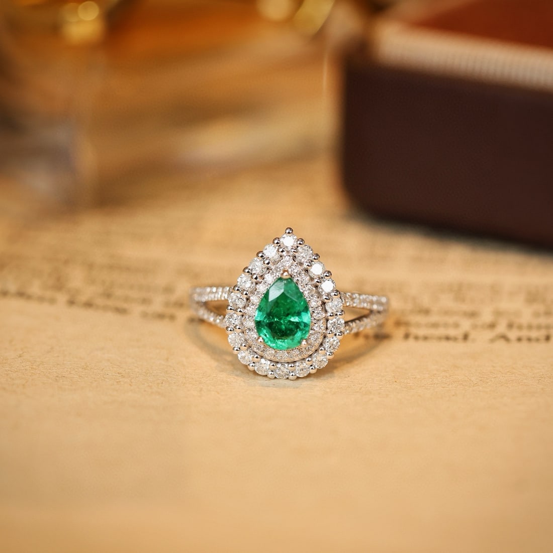 14k Gold 1.20 Ctw Vivid Green Natural Emerald & Diamond Ring: Ref:231080283 // gold content:14k gold // ring size:7. 25us // // main gemstone:emerald // shape:pear // carat weight:0. 54ct // color:vivid green // treatment:natural // // adjacent gemstone 2 :