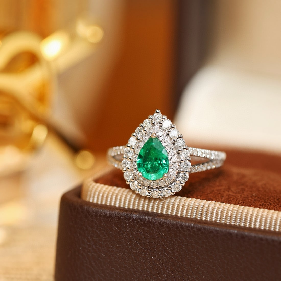 14k Gold 1.20 Ctw Vivid Green Natural Emerald & Diamond Ring - 2