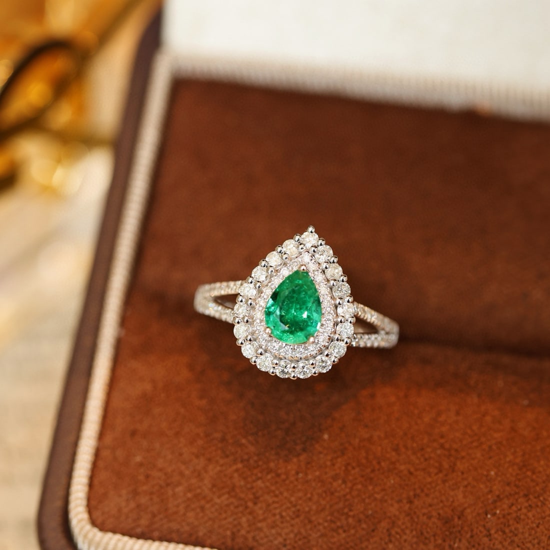 14k Gold 1.20 Ctw Vivid Green Natural Emerald & Diamond Ring - 3