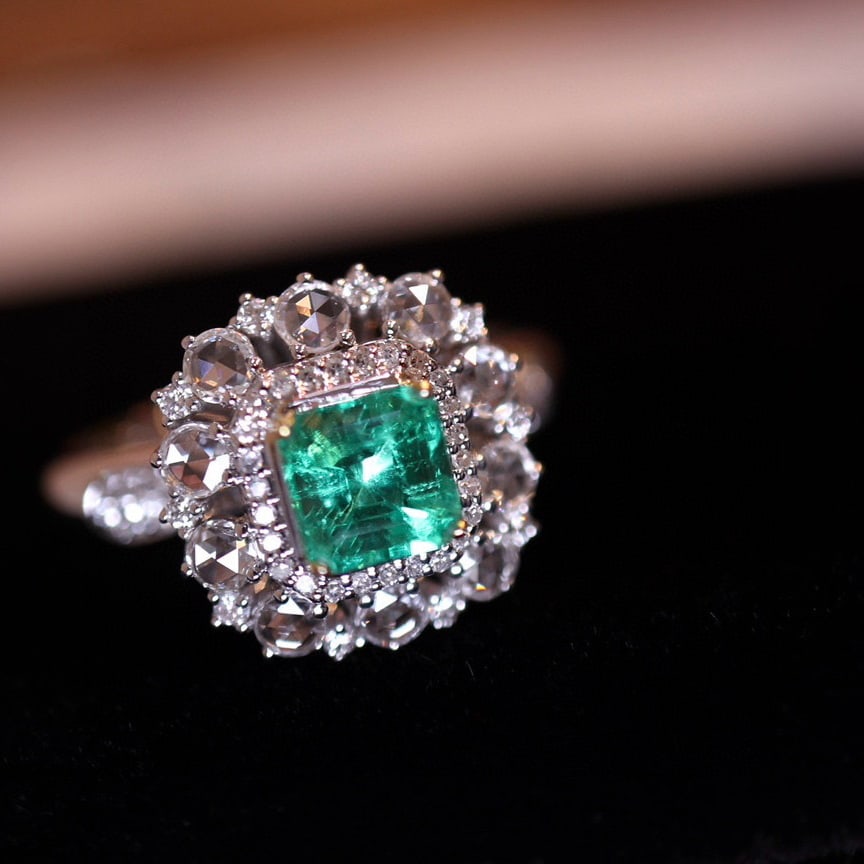 14k Gold 0.67 Ct Natural Emerald & Diamond Ring - 2
