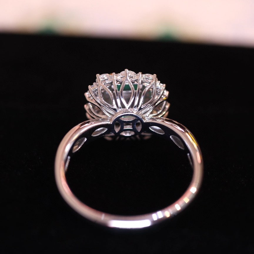 14k Gold 0.67 Ct Natural Emerald & Diamond Ring - 5