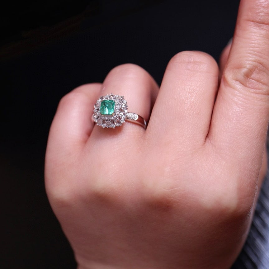 14k Gold 0.67 Ct Natural Emerald & Diamond Ring - 6