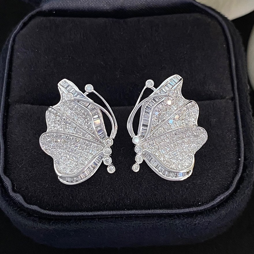 14k Gold 0.9 Ct Natural H Diamond & Butterfly Earrings: Ref:231080288 // gold content:14k gold // main gemstone:diamond // shape:multiple // carat weight:0. 9ct // clarity grade:vs-si // color:h // treatment:natural // High Estimate: 6300 Condition: New Lo