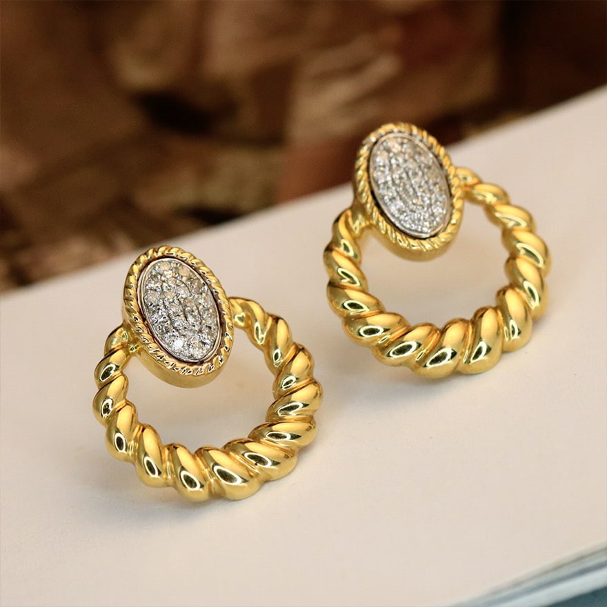 14k Gold 0.14 Ct Natural H Diamond Earrings: Ref:231080290 // gold content:14k gold // main gemstone:diamond // shape:round // carat weight:0. 14ct // clarity grade:vs-si // color:h // treatment:natural // cut grade:g // High Estimate: 5000 Low